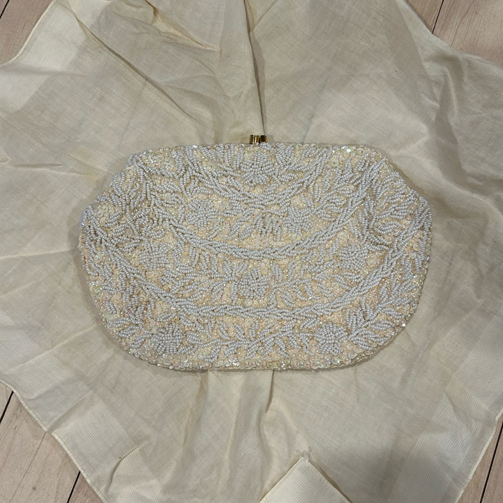 La Regale LTD Small beaded clutch
